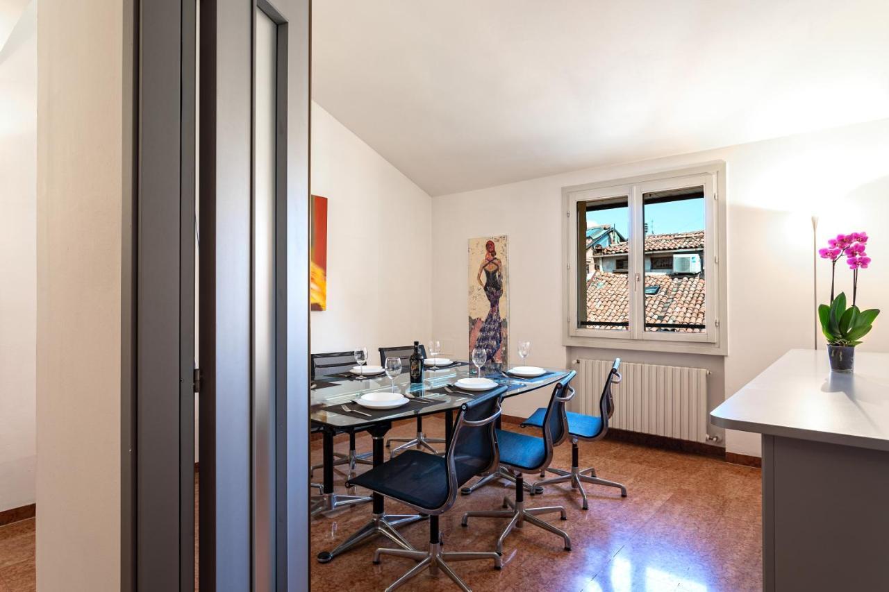 Bologna'S Way Sguardo Sui Tetti Appartement Buitenkant foto