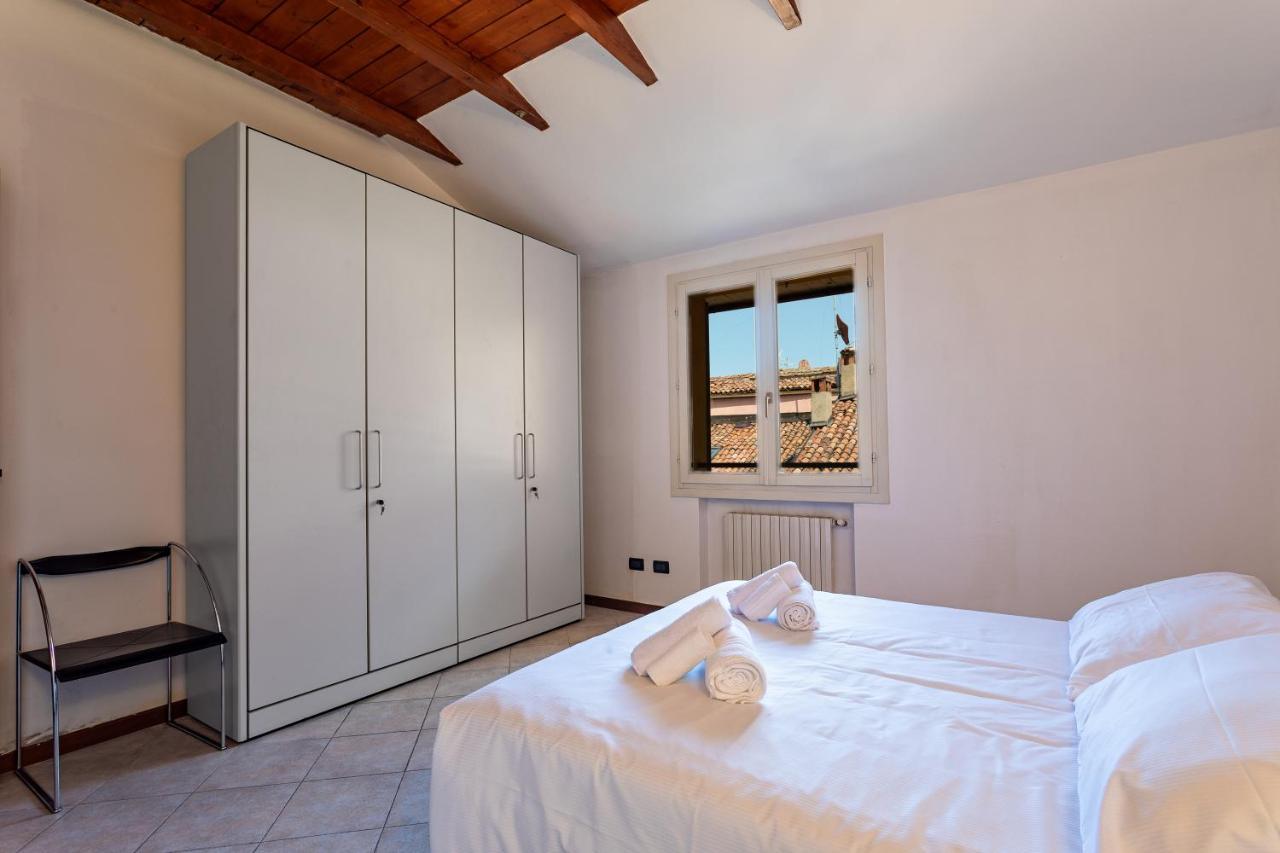 Bologna'S Way Sguardo Sui Tetti Appartement Buitenkant foto